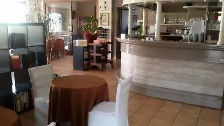 La Vecchia Quercia Otel