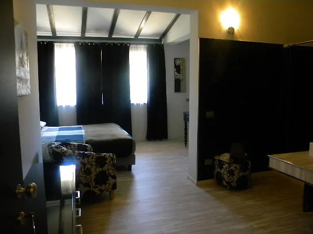 La Vecchia Quercia Hotell