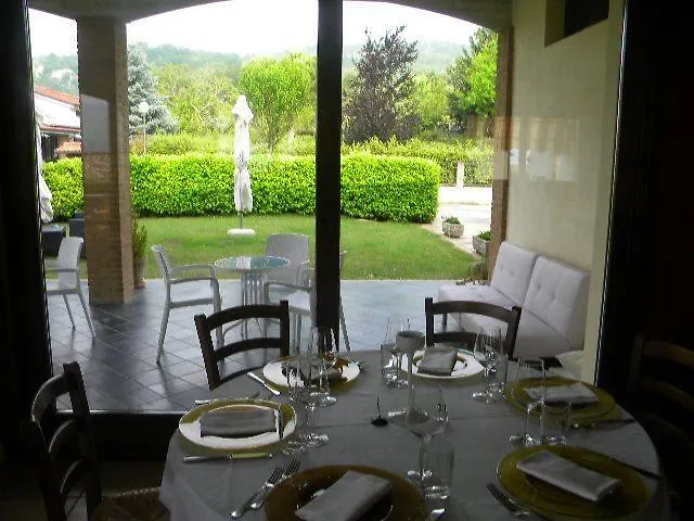 Hotell La Vecchia Quercia 3*