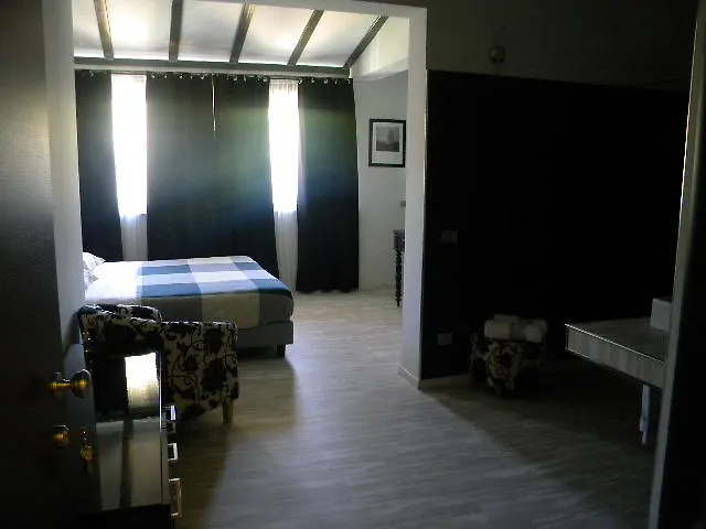 La Vecchia Quercia Hotell 3*